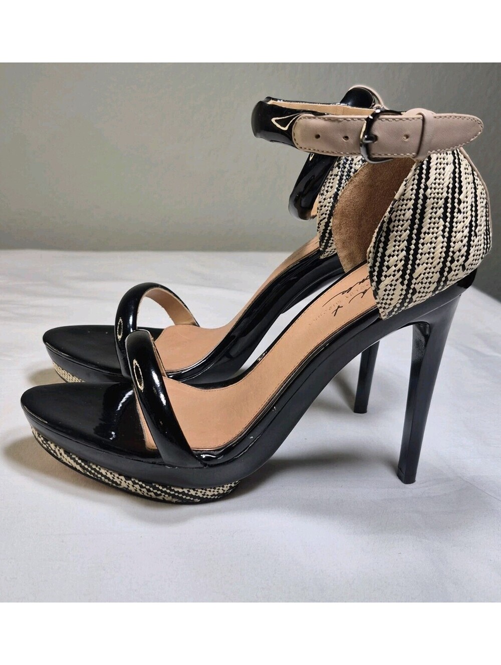 Badgley Mischka by Mark James Ritchie Platform Sz 7.5 Ankle Strap Heels $240 - Picture 2 of 9